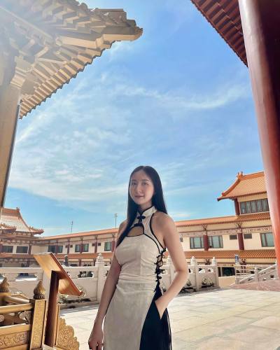 Marina 33 ans Phuket Thaïlande