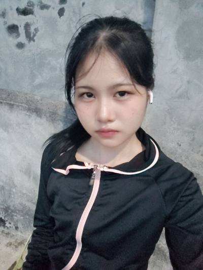 Aoey 28 ans Chonburi Thaïlande