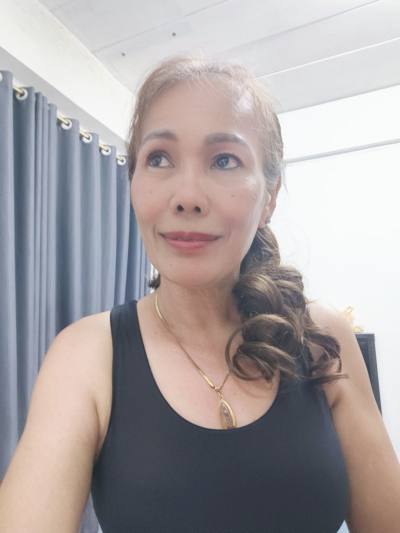Tanaporn 53 ans Suphan  Thaïlande