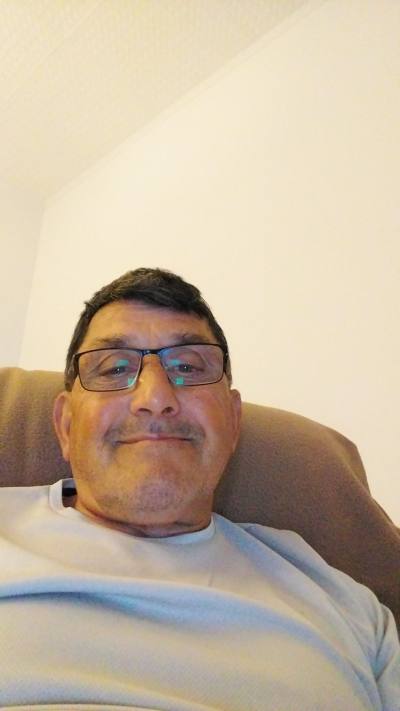 Daniel 66 years Châteauroux  France