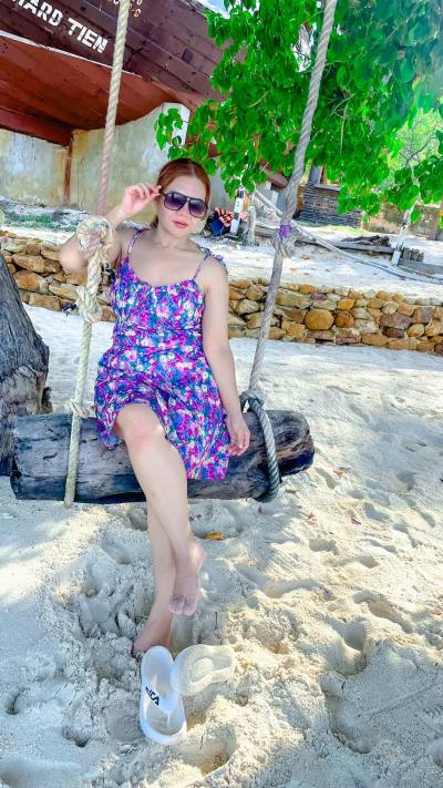 Ann 39 ans วิหารแดง Thaïlande