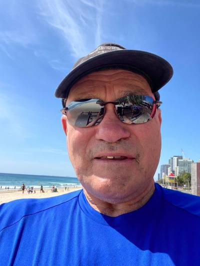 Chris 68 ปี Gold Coast Australia