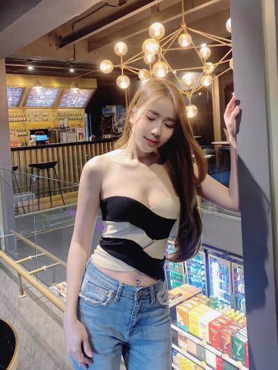 Chariya 33 years Nakhon Phanom Thailand