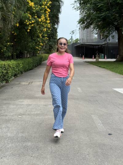 Sunee 52 Jahre Nakhon Ratchasima Thailand