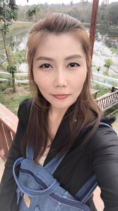 Annie 41 Jahre Wiangsa Thailand
