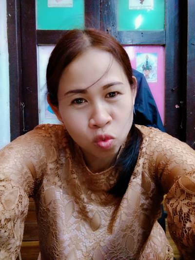 Renu 35 years อุตรดิตถ์ Thailand