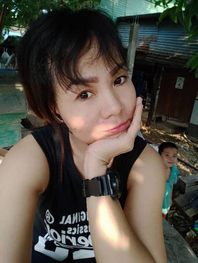 Eh 42 years Khok Samrong Thailand