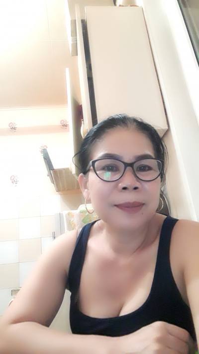 Yuphin 52 ans พล Thaïlande