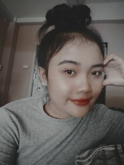 Linda 22 years Bangkok Thailand