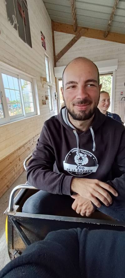 Ludovic 33 ปี Saint Brieuc France