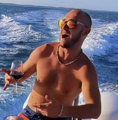 Flo 34 ปี Arcachon France