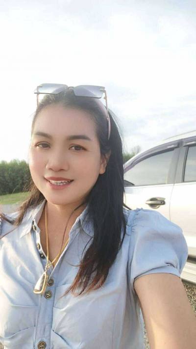 DARA 44 Jahre Canter Thailand