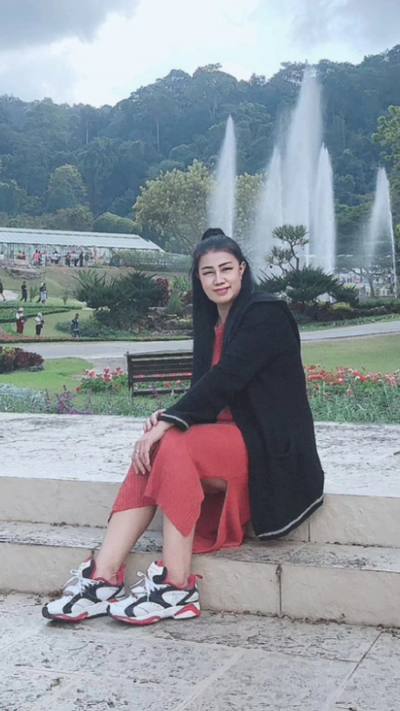 Gine 29 ans Bang  Thaïlande