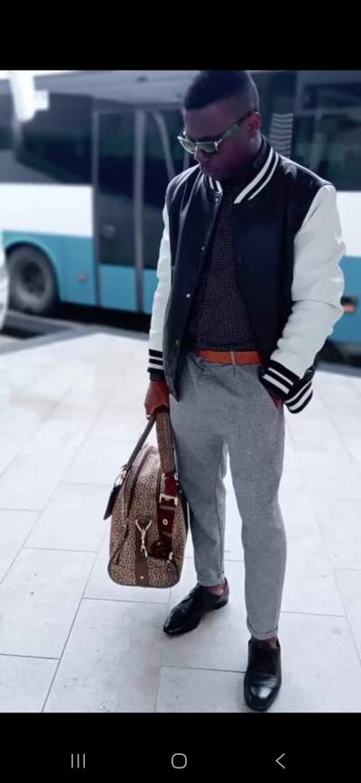 Charles 30 ปี Avellino  Algeria