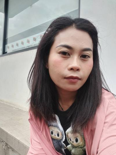 Praew 29 years Bangkok Thailand
