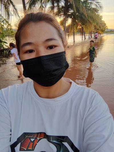 Beem 25 ans นครไทย Thaïlande