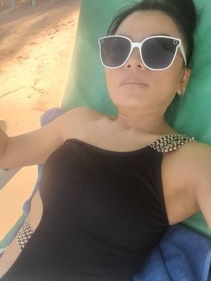 Zinnia 47 years รัตนบุรี Thailand