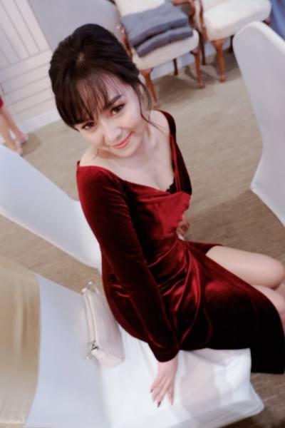 Caroline Dating-Website russische Frau China Bekanntschaften alleinstehenden Leuten  23 Jahre