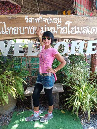 Phawini 55 Jahre ไทย Thailand