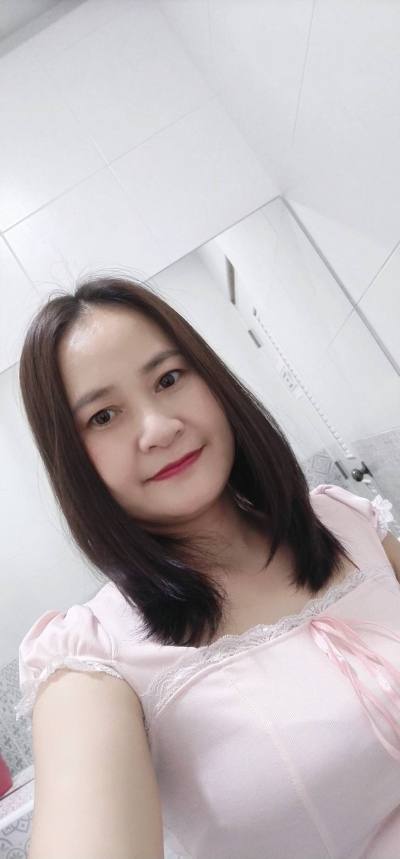 Nicha 35 ans Sakonnakhon Thaïlande