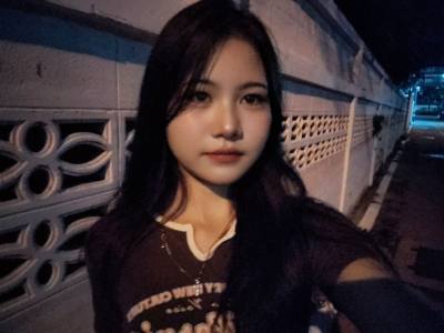 Aoey 28 ans Chonburi Thaïlande