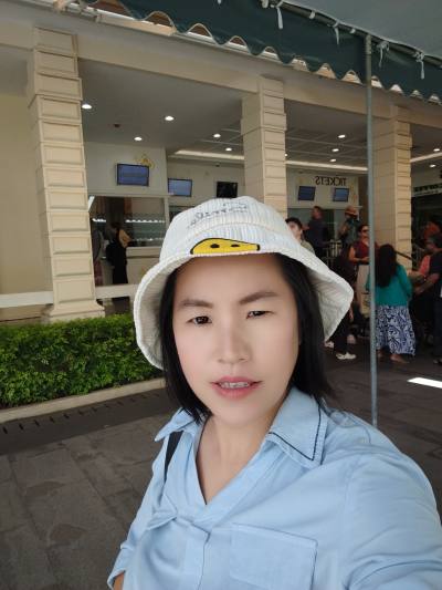Kan 44 years Bakkok  Thailand