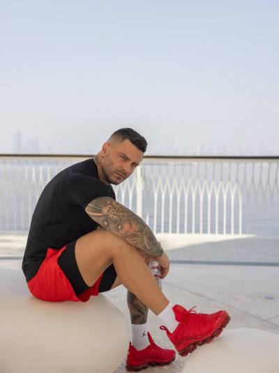 Bojan 33 ปี Abu Dhabi Dubai United Arab Emirates