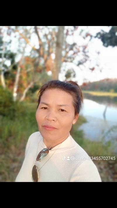 Pech 54 ans Det Udom Thaïlande