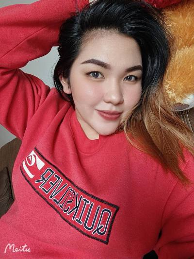 Jariya 28 years Bangkok Thailand