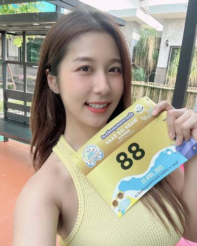 Lynn 35 years Bangkok Thailand