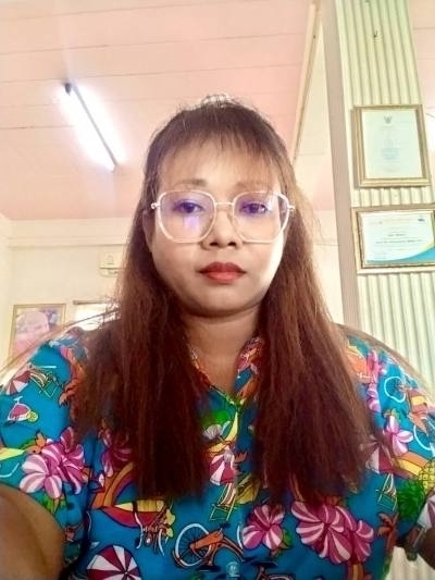 Chalita 30 ans Mukdahan Thaïlande