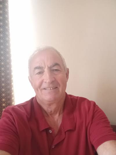 Guy 65 ปี Tours France