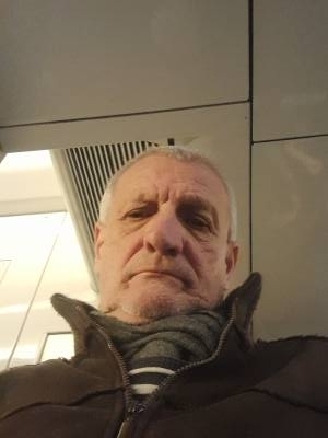 Yann 63 ปี Nice  France
