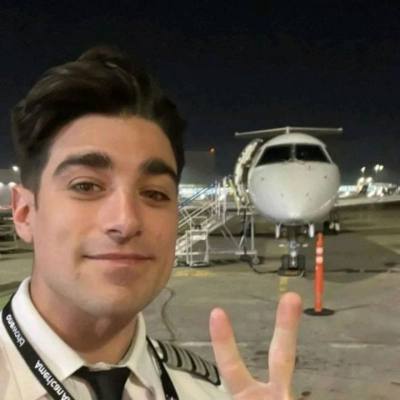 Andrew 30 ปี  United Arab Emirates