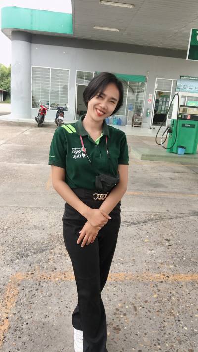 Namfon 27 ans เลิงนกทา Thaïlande