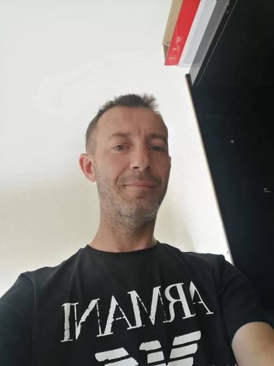 Kevin 45 ปี Tours France