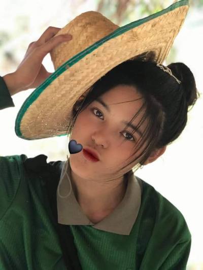 Bright 23 Jahre แม่ฟ้าหลวง Thailand