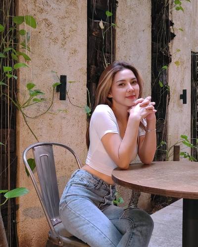 Nora 36 years Bangkok Thailand
