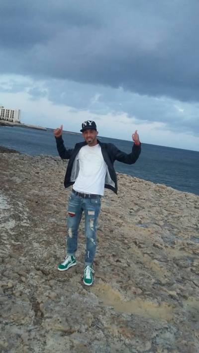 Dolce 36 ปี Aubervilliers France