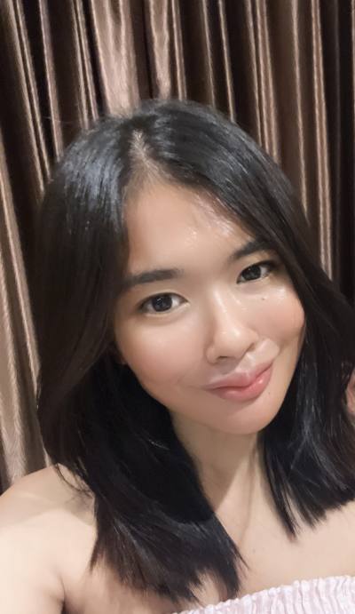 Rungarun 24 years Eating  Thailand