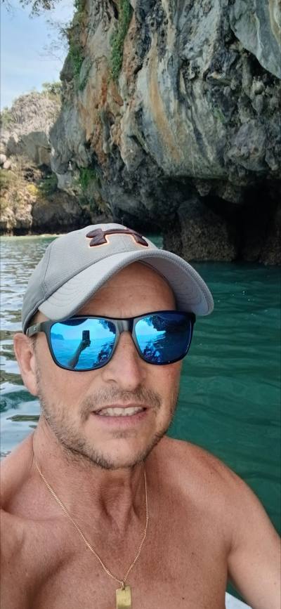 Yves 53 ปี Montbrison  France