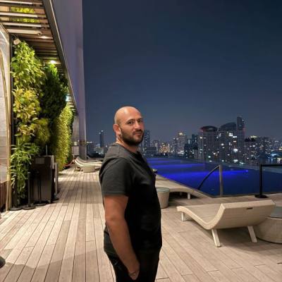 Romain 33 ปี Menton France