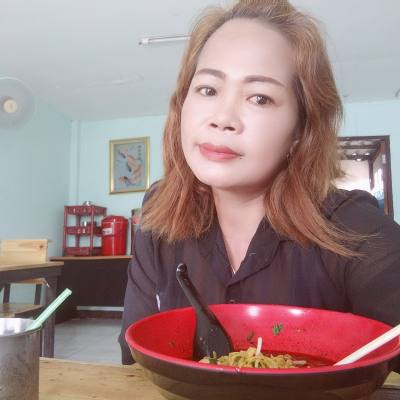 Nok 45 Jahre Nongphai Thailand