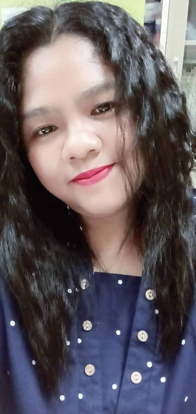 Mina 49 ans Satuek Thaïlande