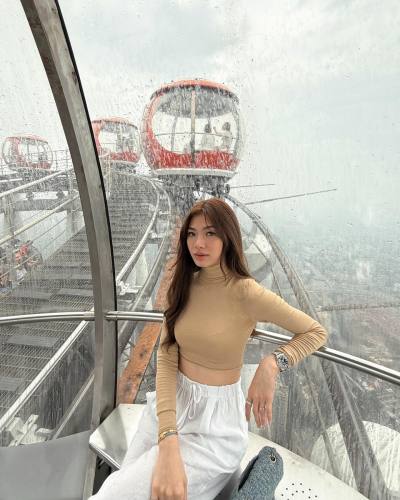 May 35 ans Rose Thaïlande