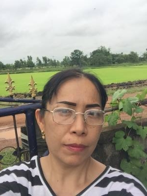 Somsri 49 Jahre Salaphom Thailand