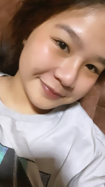 Prae 19 ans บางน้ำเปรี้ยว Thaïlande