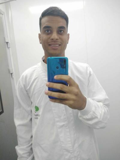 Kais 27 ปี  Manouba Tunis Tunisia