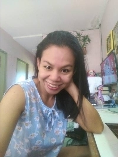 Kwanjira 46 ans Pathum Thani Thaïlande