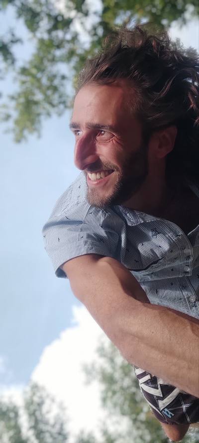 Julien 37 ปี Béziers  France